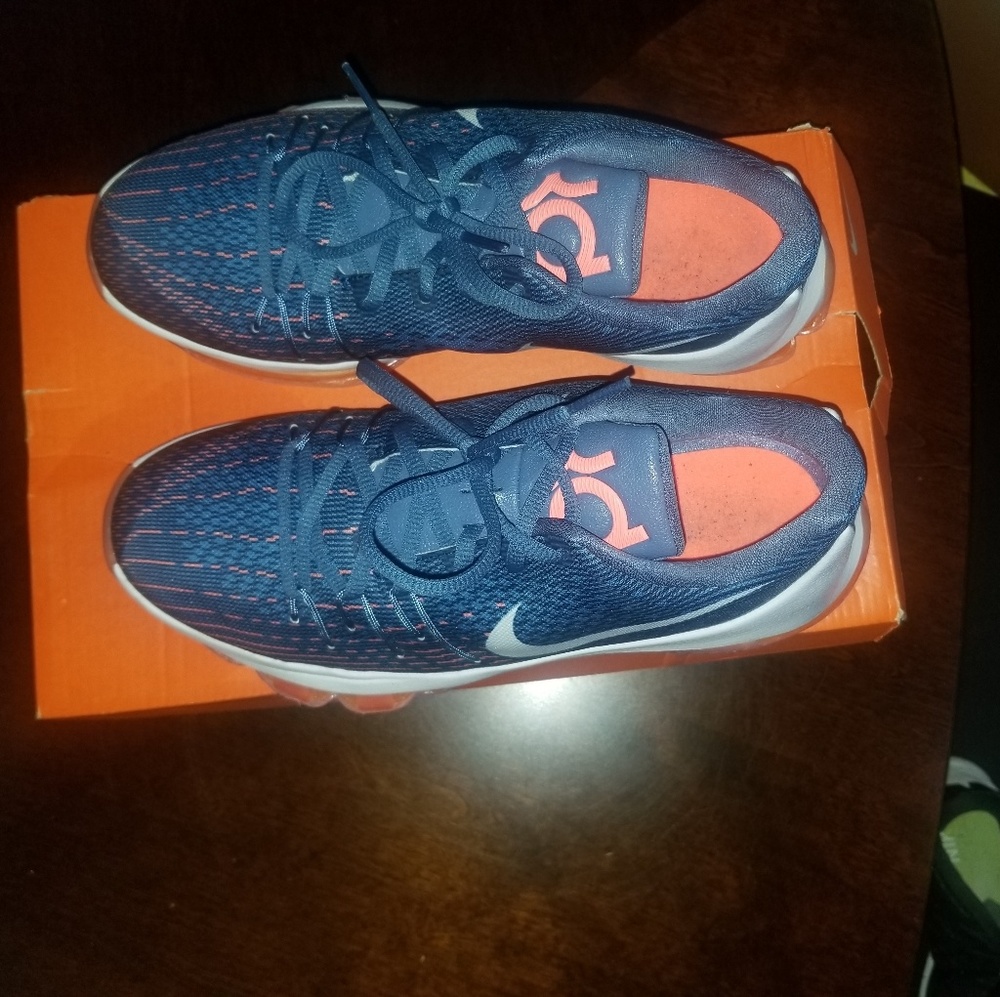 Shoes - Picture 2 of 3